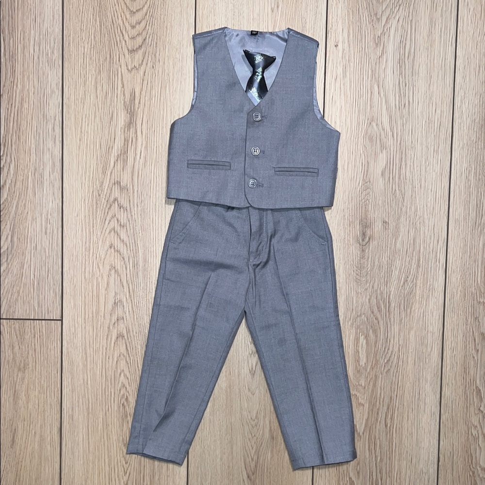 Elegant Kids Light Gray 3 Piece Formal Wear with Vest, Pants and Tie - Picture 11 of 13